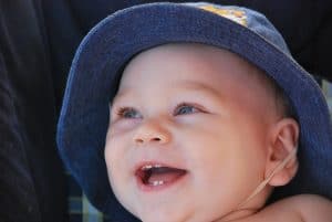 Como cuidar dos dentes do bebê
