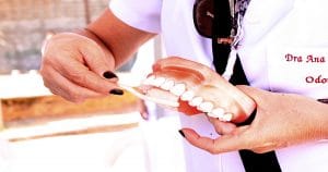 Importância dos laboratórios regionais de próteses dentárias